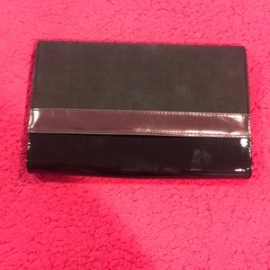 Black clutch